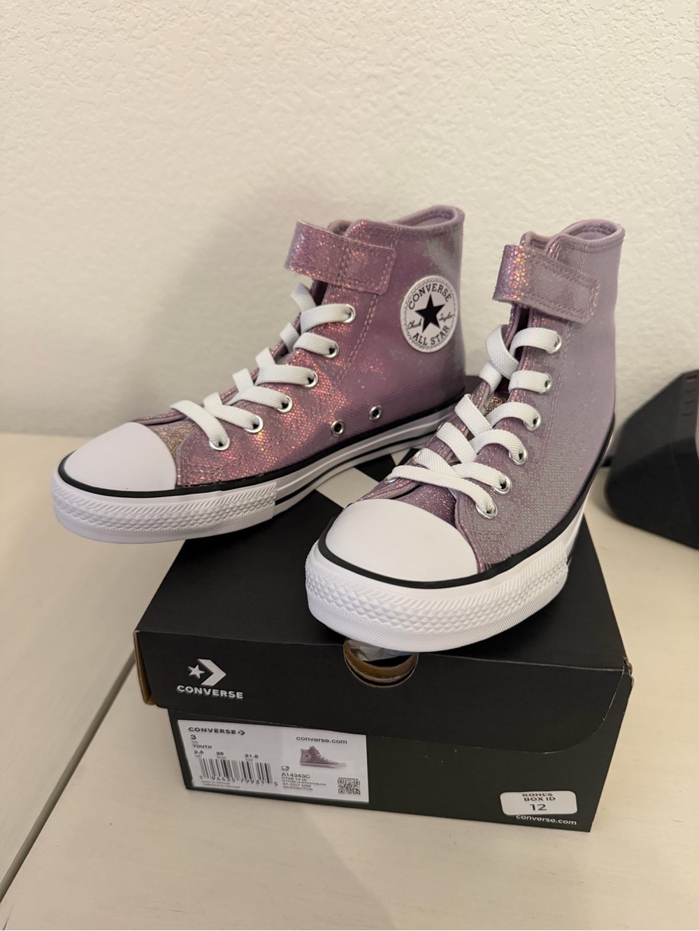 Converse Kids Sparkle High Top Sneakers in Lavender Pink (nwt)